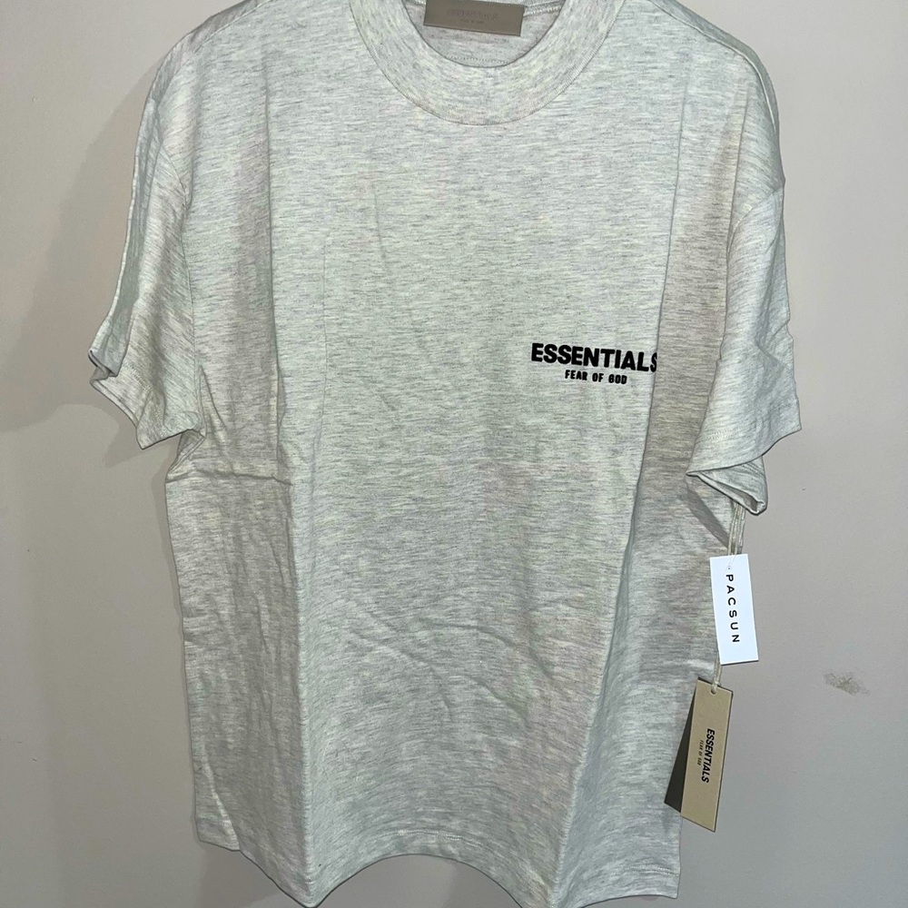 Men’s Essential Fear Of God T-shirt (New w/ tag)